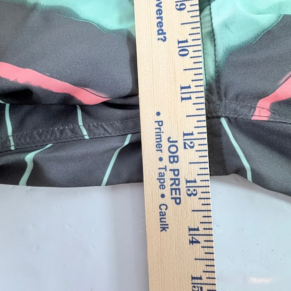 Speedo Eco Hydro Square Leg Swim Board Shorts Volcanic Ash Striped Small NWT‎